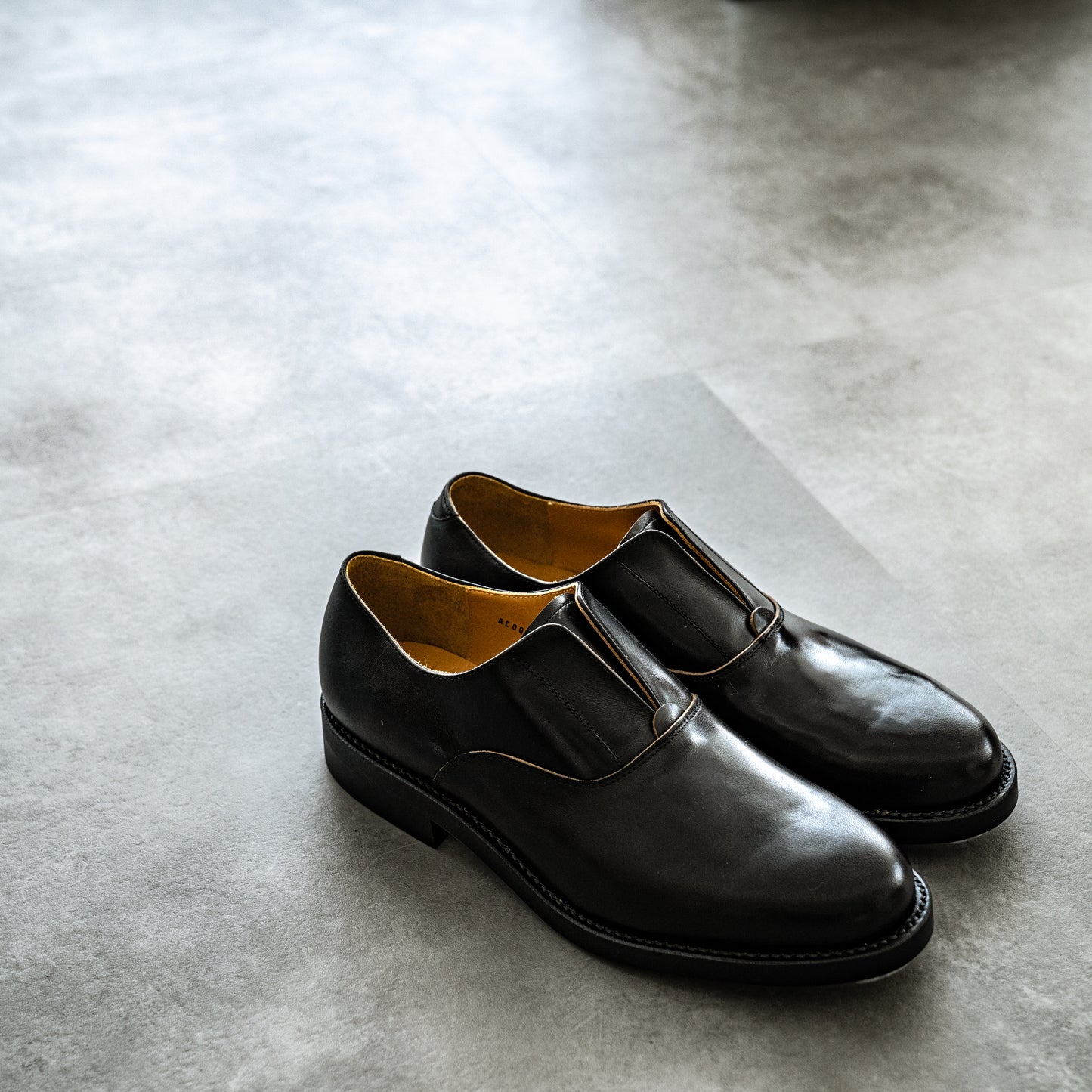 No lace shoes