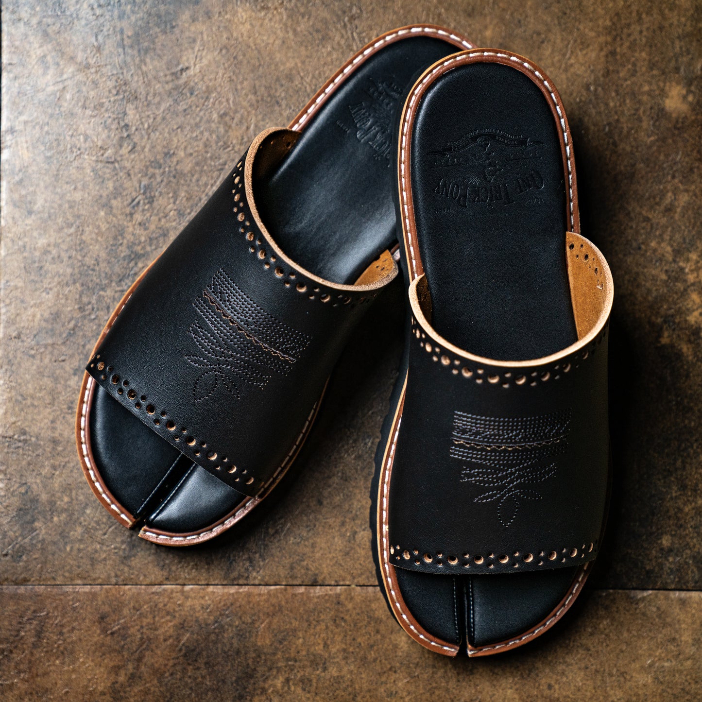 Tabi work sandals