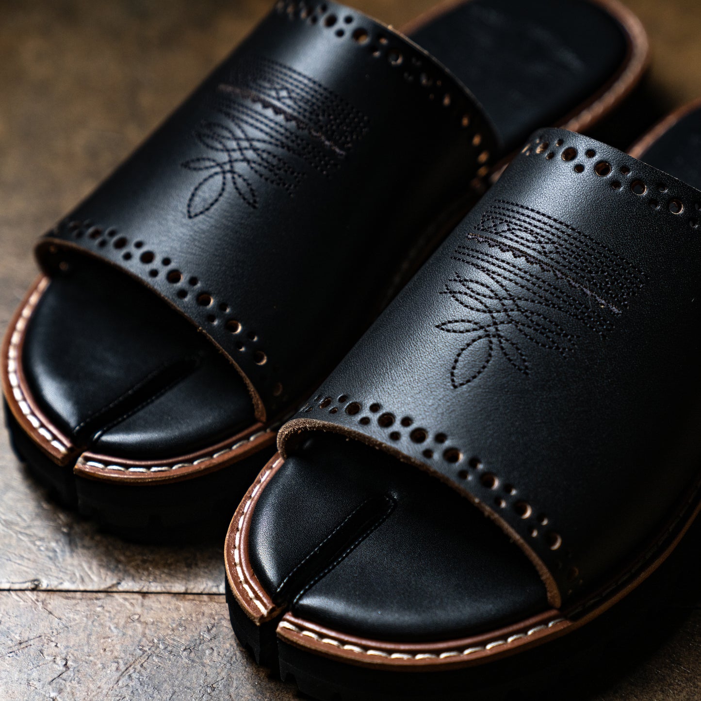 Tabi work sandals