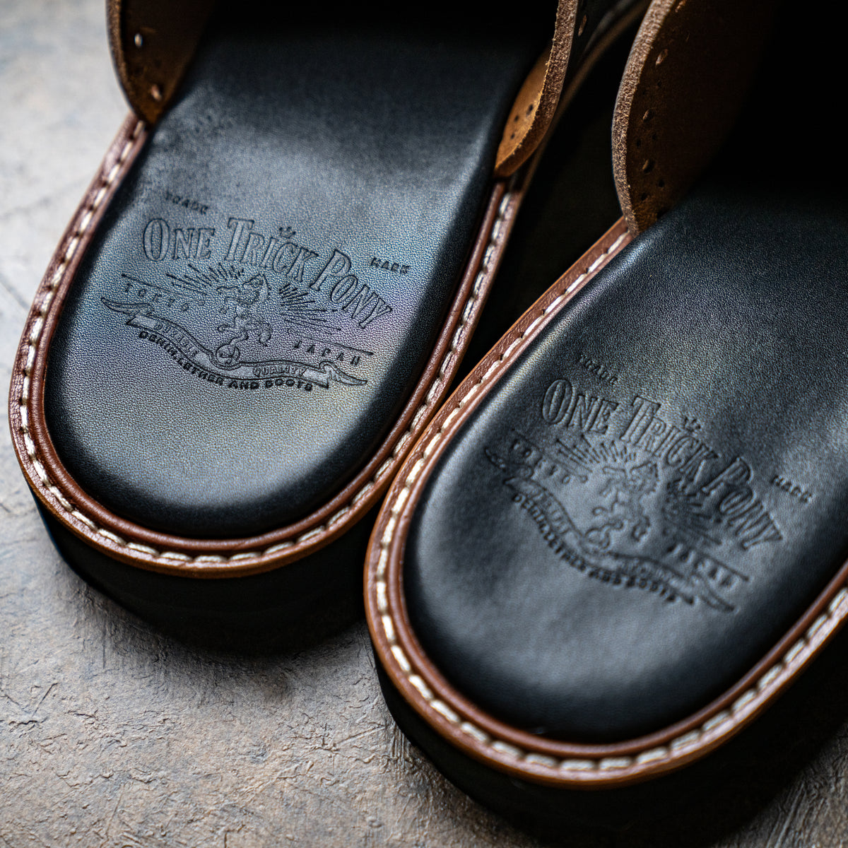 Tabi work sandals