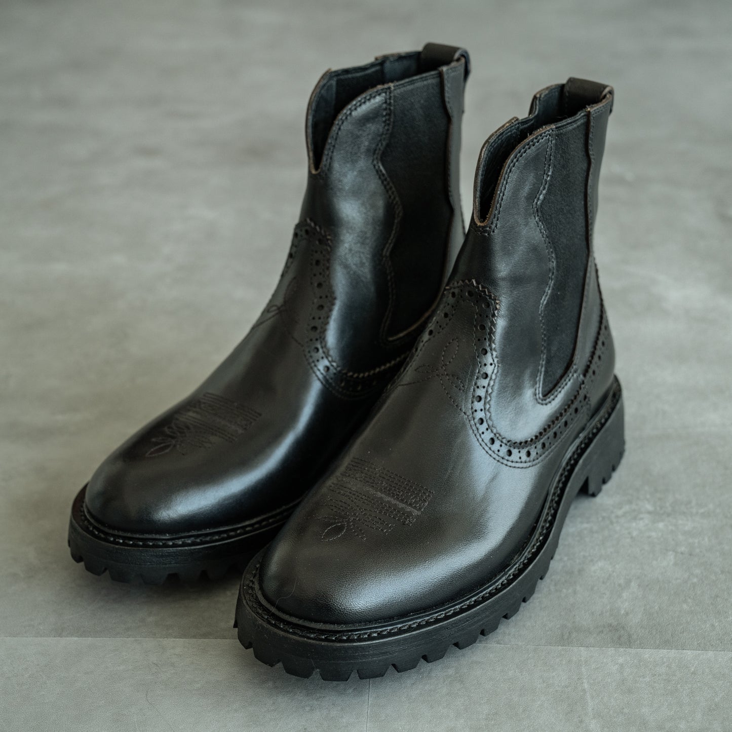 Western side gore boots