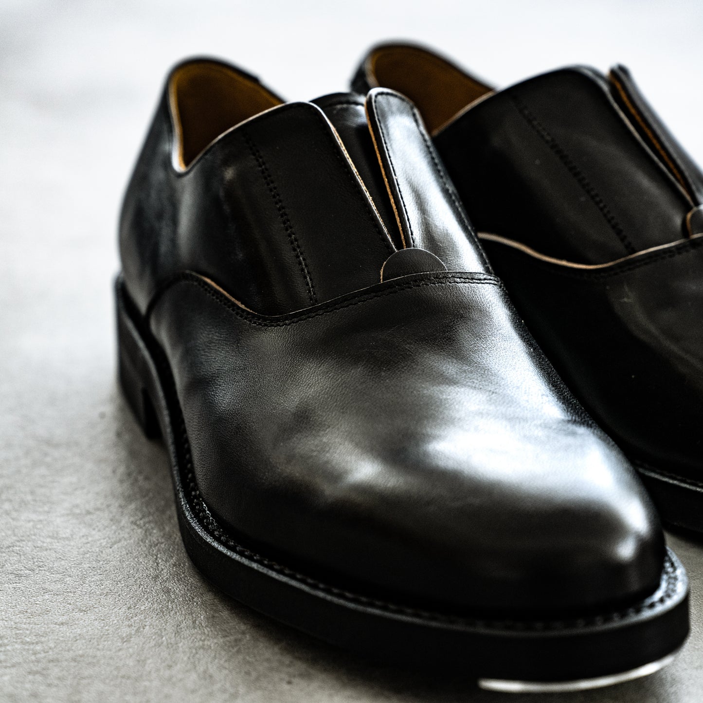 No lace shoes