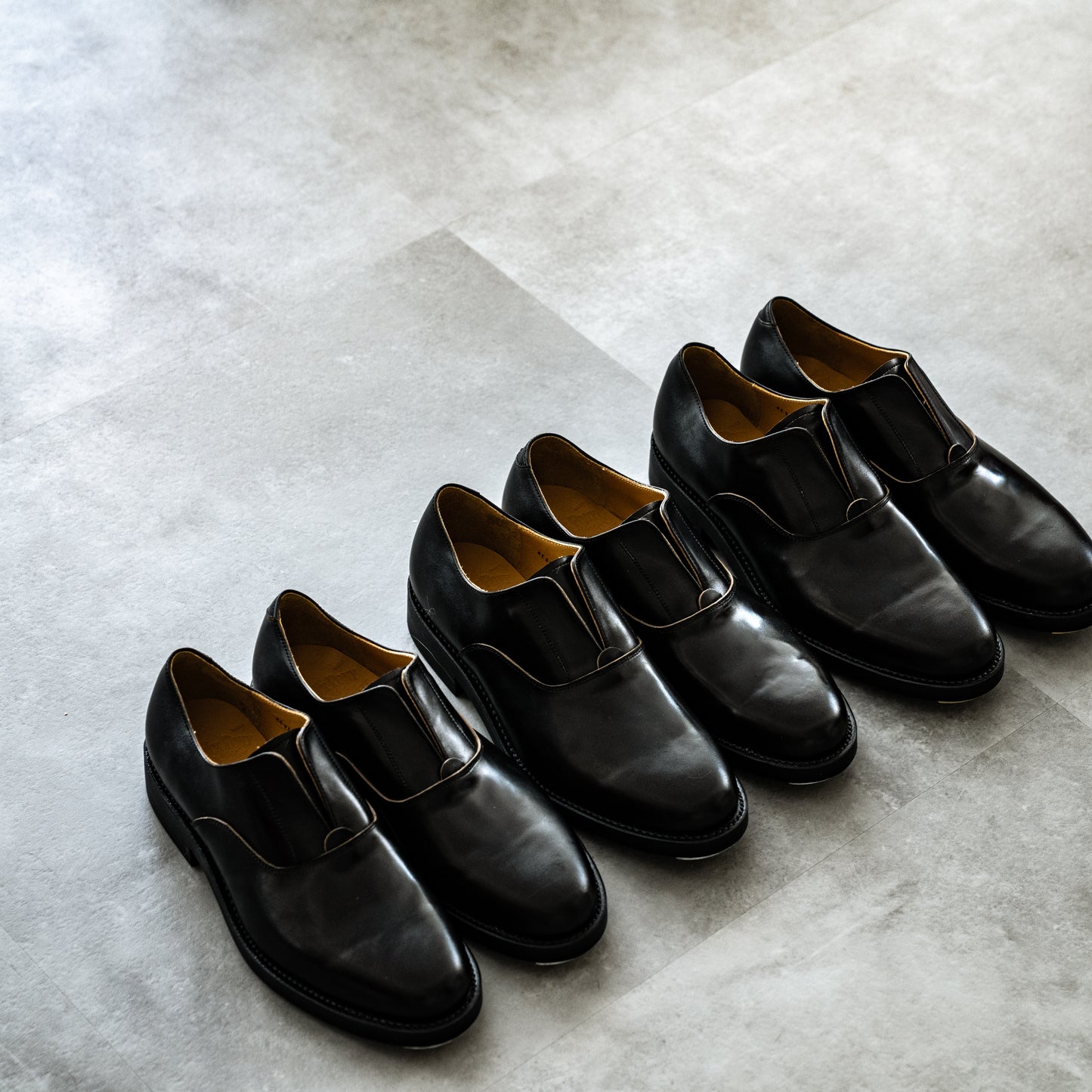 No lace shoes